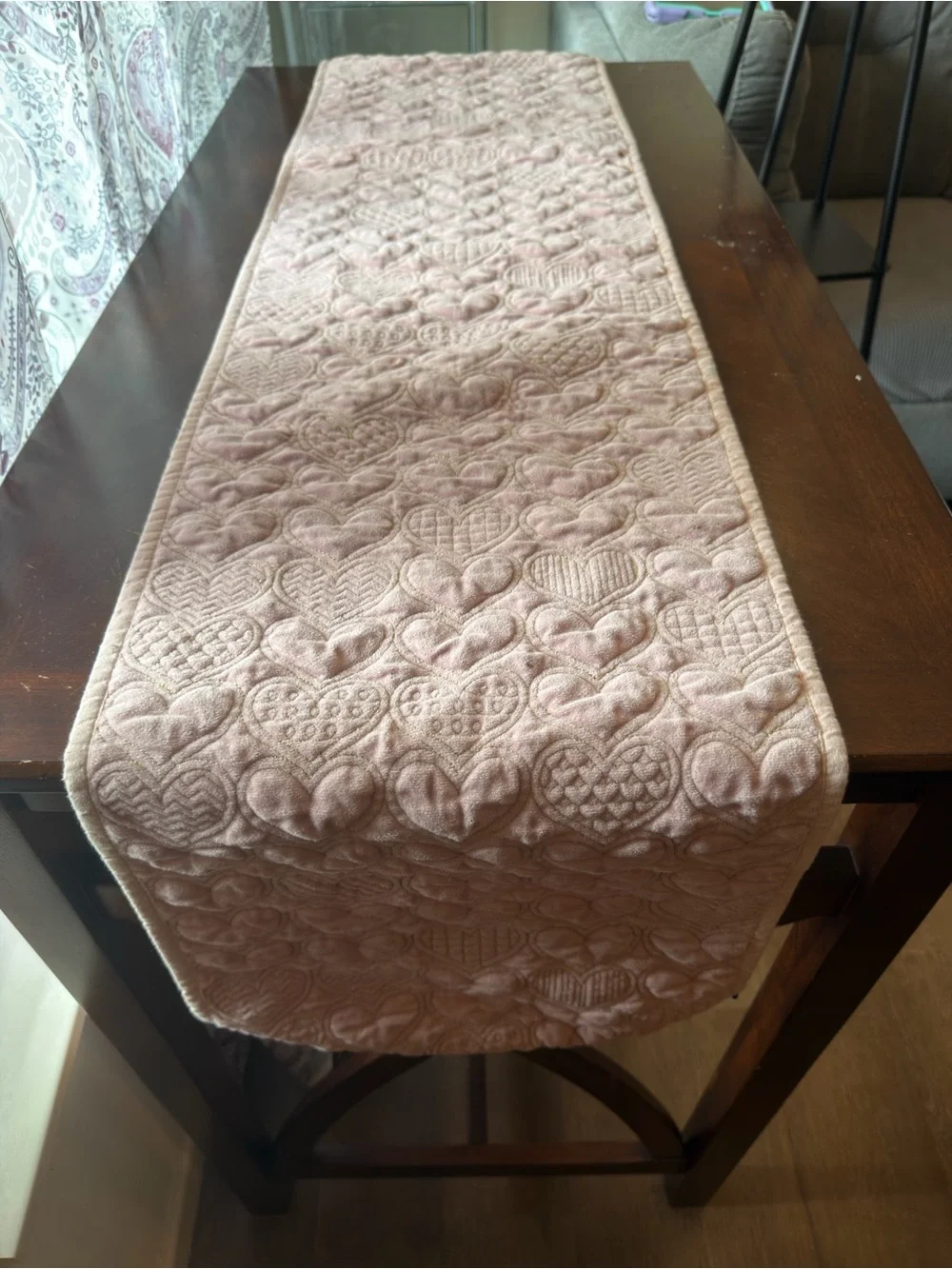 cupcakes & cashmere quilted runner